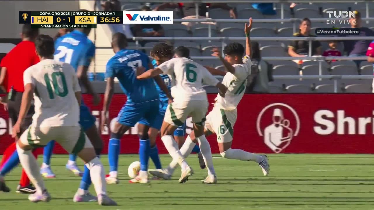 ¡TIRO ATAJADO! disparo por Frantzdy Pierrot.