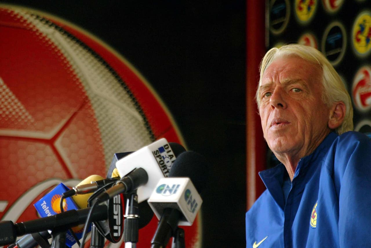 Leo Beenhakker (Holandés): quien fuese entrenador del Ajax y el Real Madrid –múltiple campeón local–, asumió en el América de 1994 a 1995 para luego ir a Turquía en donde se quedó poco, casi el mismo tiempo que estuvo en Chivas en 1996.