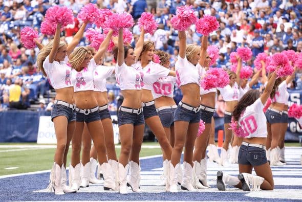 Las cheerleaders no sólo son las encargadas de animar a su equipo, ellas son bellas por dentro y fuera, así que una de sus múltiples labores también es apoyar a las causas nobles, así como a varios eventos sociales.