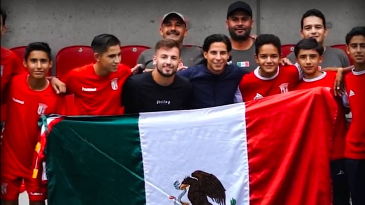 Lainez y Pizzuto sorprenden a jóvenes mexicanos en Portugal