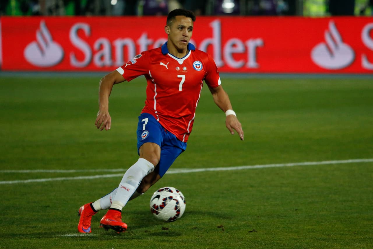 Alexis Sánchez selló el primer título de Copa América para Chile venciendo al portero Sergio Romero de la Argentina en el Estadio Nacional de Santiago.