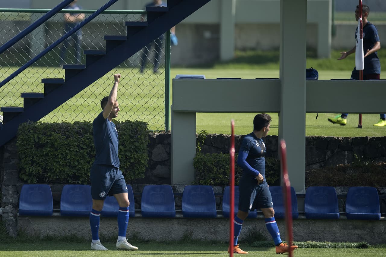 El español Édgar Méndez es uno de los que ha asumido protagonismo para que Cruz Azul marque la diferencia.