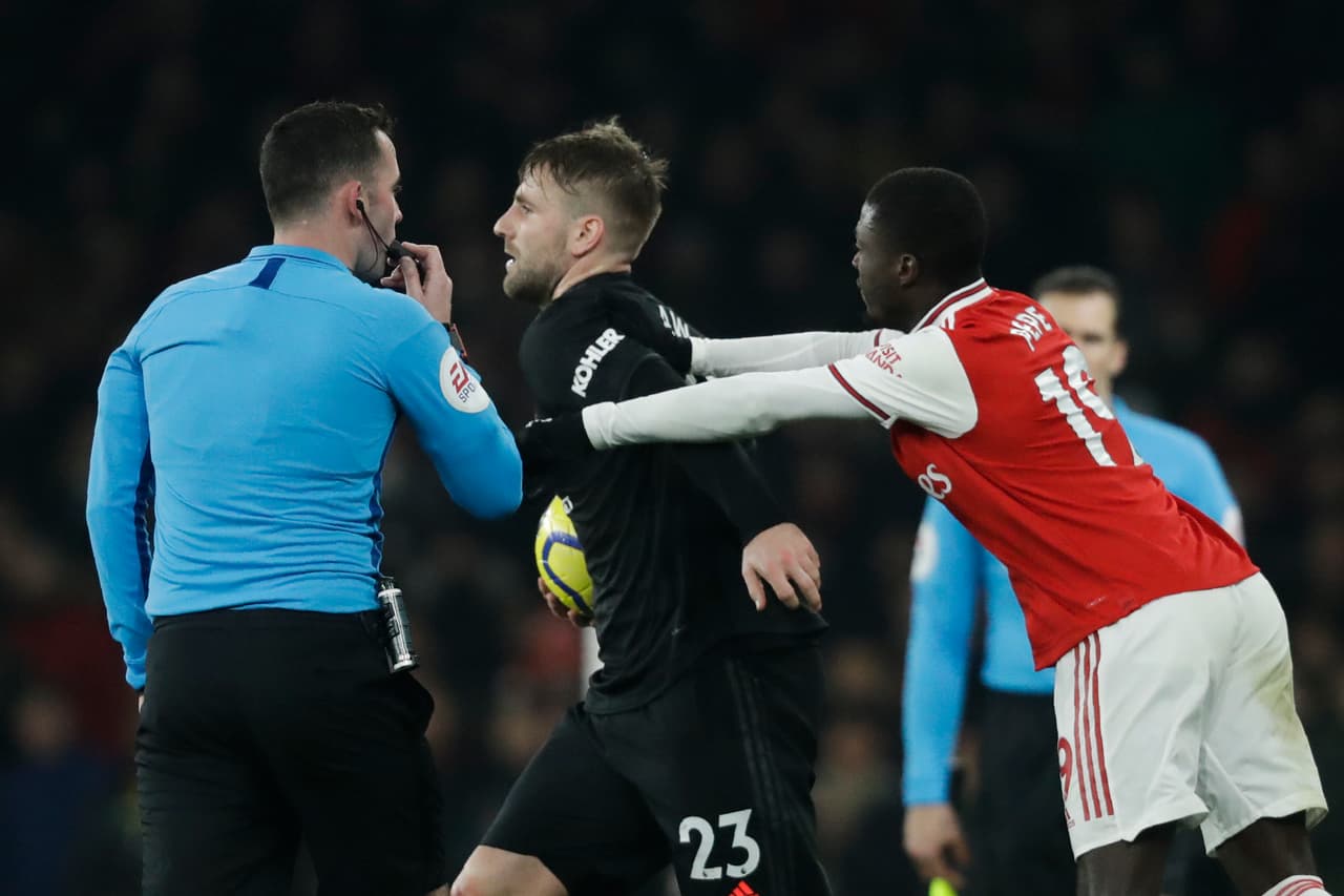 Con goles de Nicolas Pépé y Sokratis, El Arsenal se impone 2-0 al Manchester United.