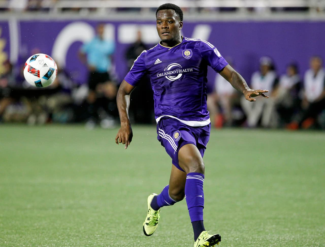 3) CYLE LARIN | El canadiense sigue manteniéndose como un fundamental en el Orlando City, y ahora con el regreso de Kaká a las canchas, seguramente seguirá escalando.