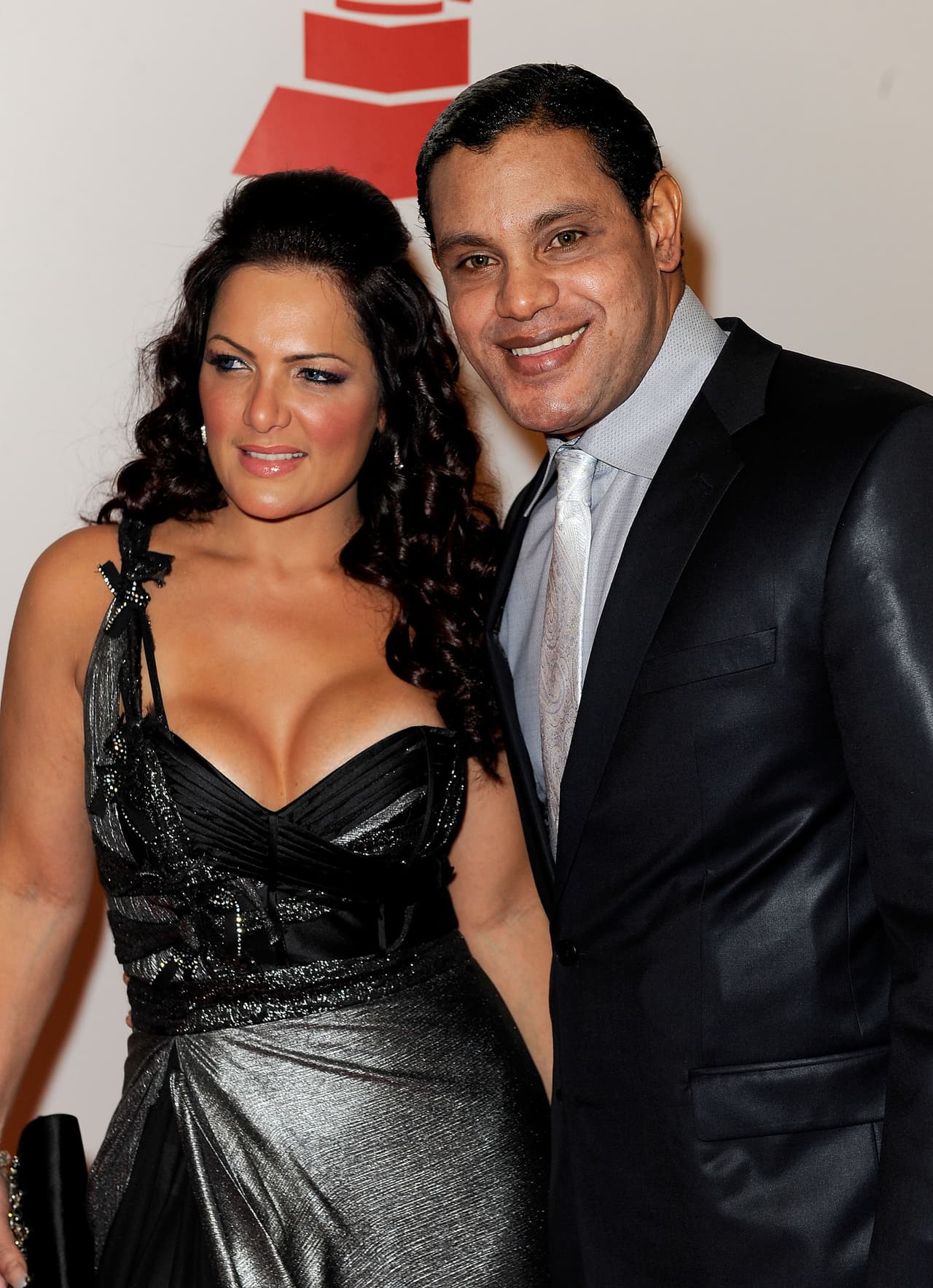 Dos años despué sde su retiro, Sammy Sosa ya lucía de esta forma. Su tono de piel era mucho mas claro, pero el aseguró que se trataba de una crema que estaba usando.
