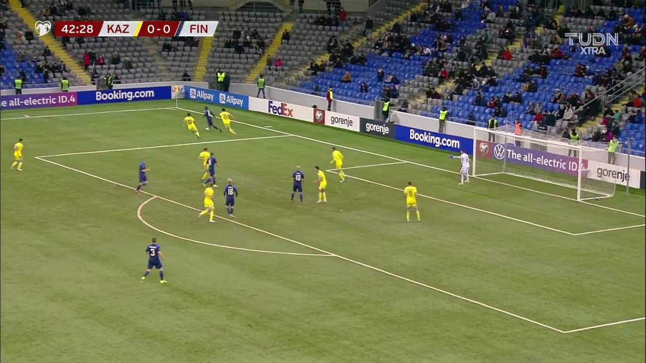 ¡TIRO ATAJADO! disparo por Robin Lod.