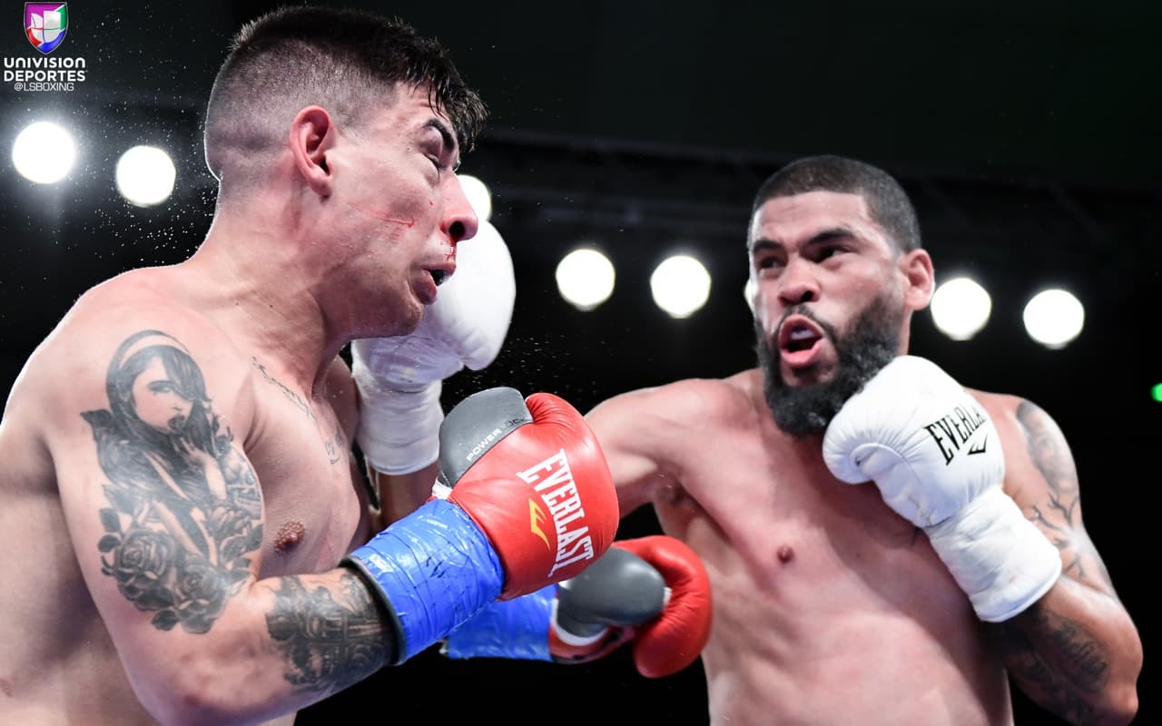 En la pelea coestelar, 'Juanma' López se llevó la contienda ante el argentino Cristian 'Piedrita' Miño por decisión unánime. El boricua tiró tres veces a su rival en lo que fue una gran exhibición del excampeón en dos divisiones diferentes.