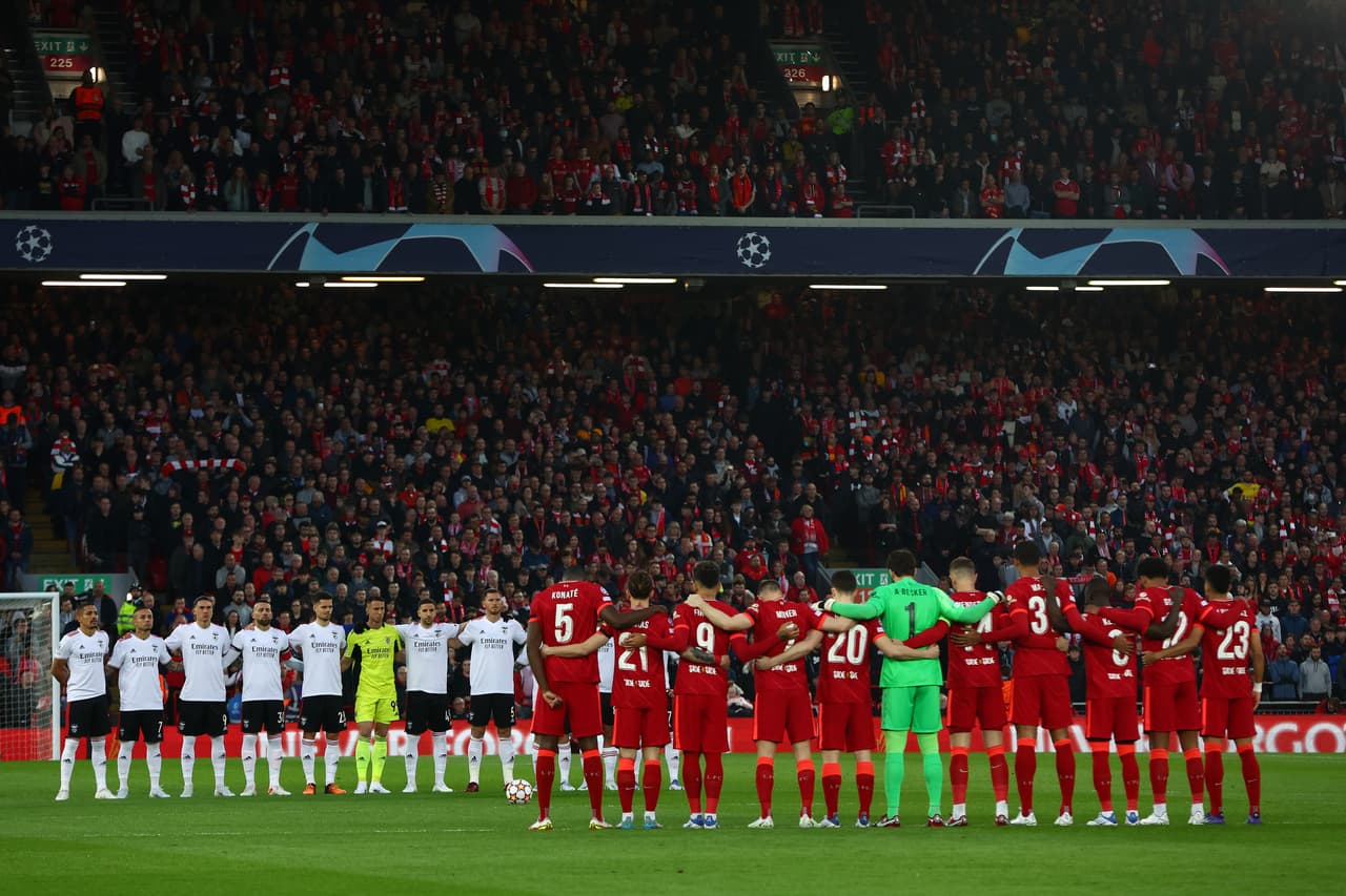 Con mucha angustia, el Liverpool selló su pase a Semifinales tras un intenso 3-3 en el juego de Vuelta que le permitió mantener la ventaja de la Ida, aunque dejó ir dos goles de ventaja en el segundo tiempo ante un muy digno Benfica.
