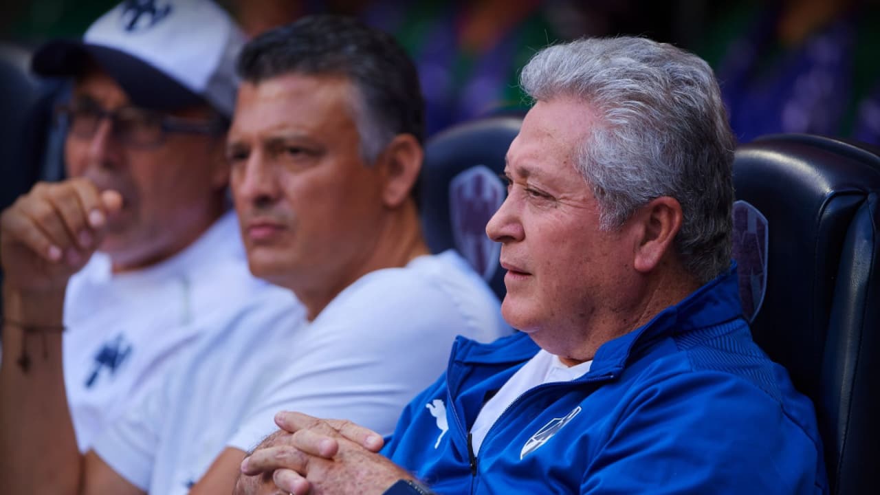 Vucetich fuera de peligro tras salir en ambulancia del entrenamiento