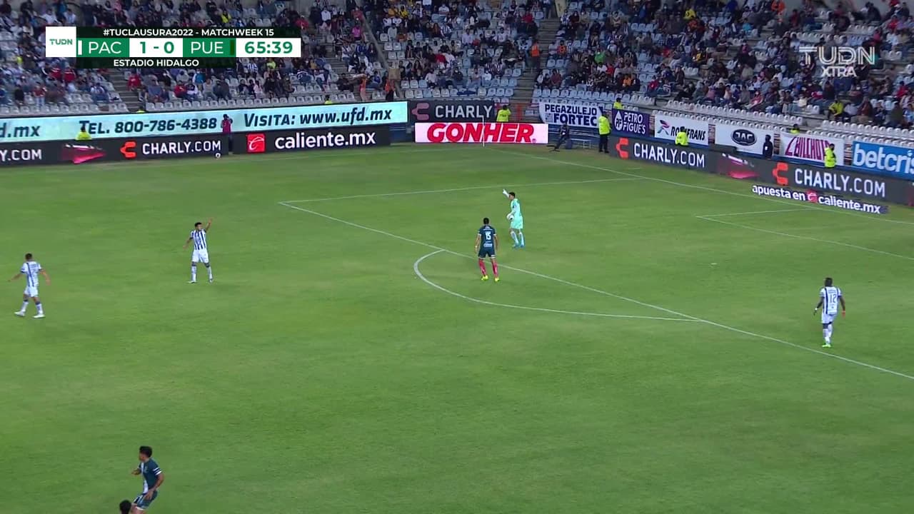 ¡TIRO ATAJADO! disparo por Nicolás Ibáñez.