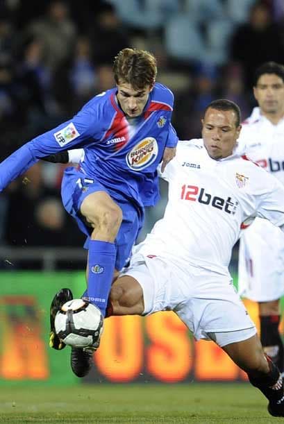 Desde un principio el equipo 'azulón' se lanzó al ataque en busca de los goles necesarios.