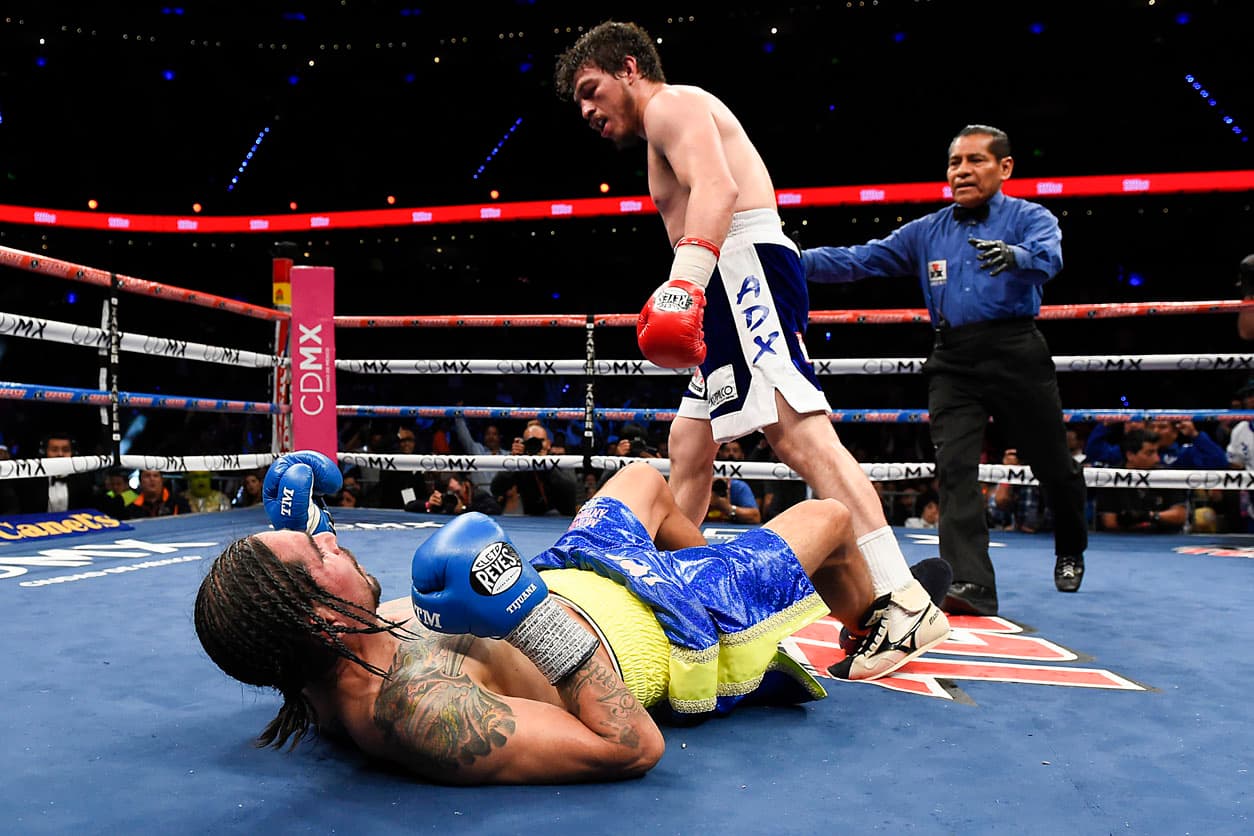 Antonio Margarito se levantó de la lona para vencer por decisión unánime a Jorge 'Maromerito' Paéz. Fue el regreso al ring del 'Tornado de Tijuana' después de cuatro años de ausencia.