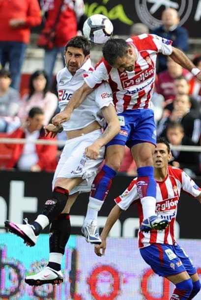 La jornada 33 de la Liga de España arrancó con el partido entre Sevilla y Sporting de Gijón.