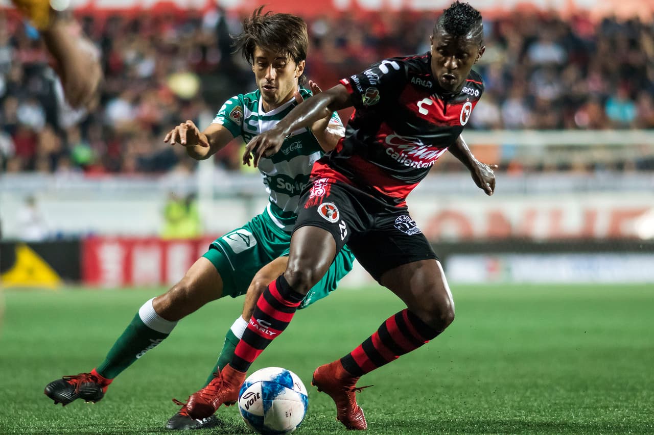 El partido en sus primeros 45 minutos resulto de regular a malo y se fueron al descanso con empate parcial de 0-0, con algo de desencanto para ser sinceros.