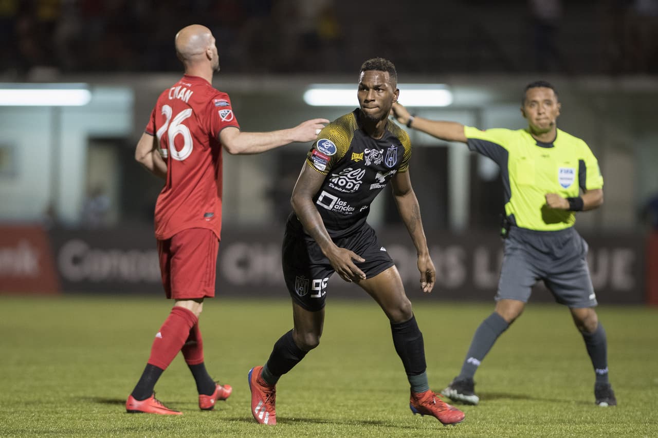 El encargado de darle ventaja de 2-0 a Independiente FC era Omar Browne, quien definió de manera impecable en el área del equipo canadiense.