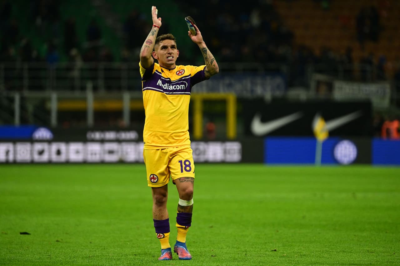 Lucas Torreira adelantó a la Fiorentina, pero neerlandés Denzel Dumfries le dio el empate al Inter.