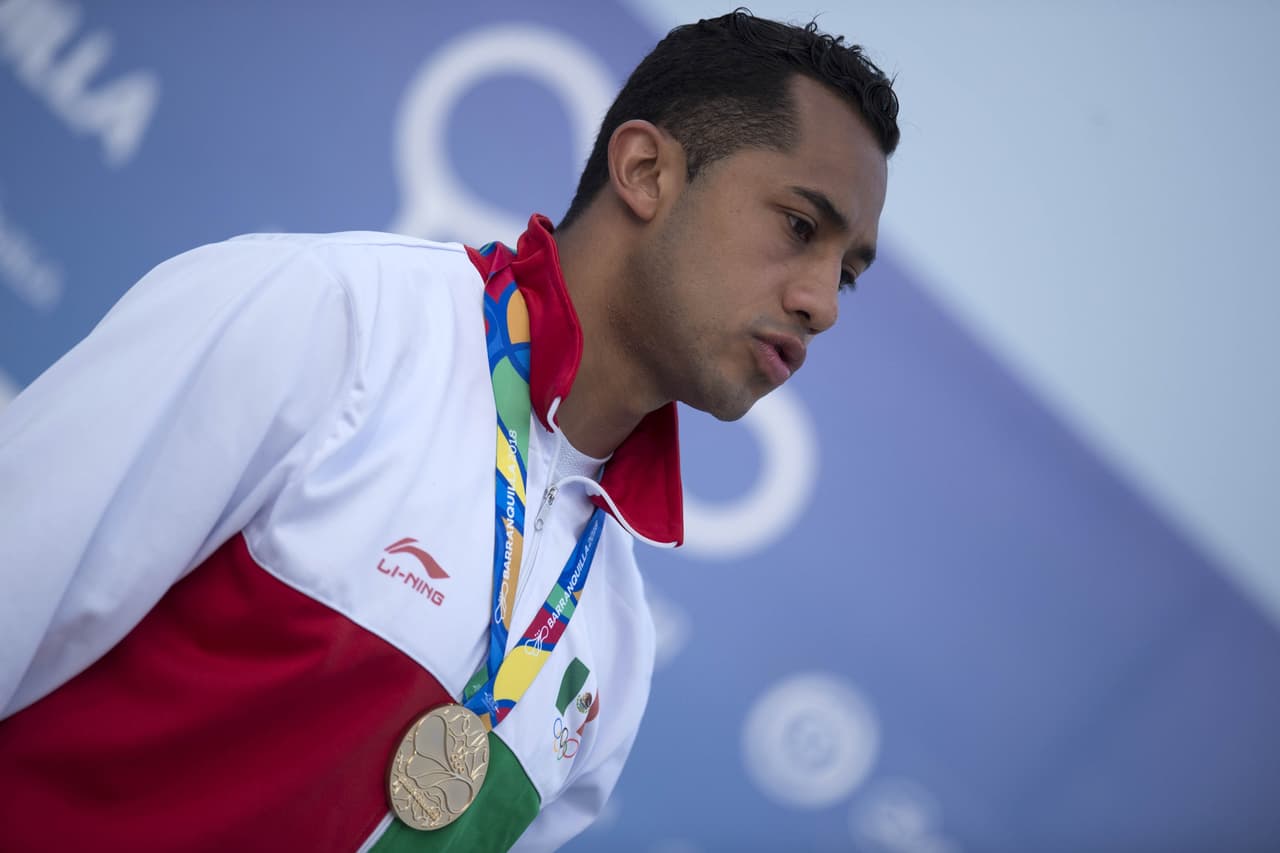 Clavadista mexicano rifa su auto para asistir al Mundial de Natación