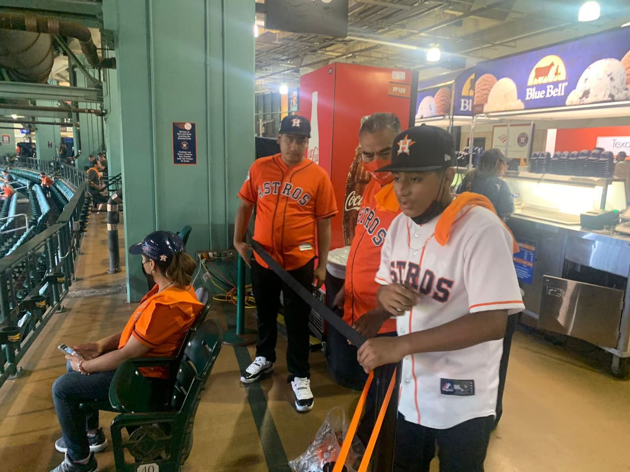 Houston se muestra listo para albergar el arranque de la Sere Mundial entre los Huston Astros y los Atlanta Braves.