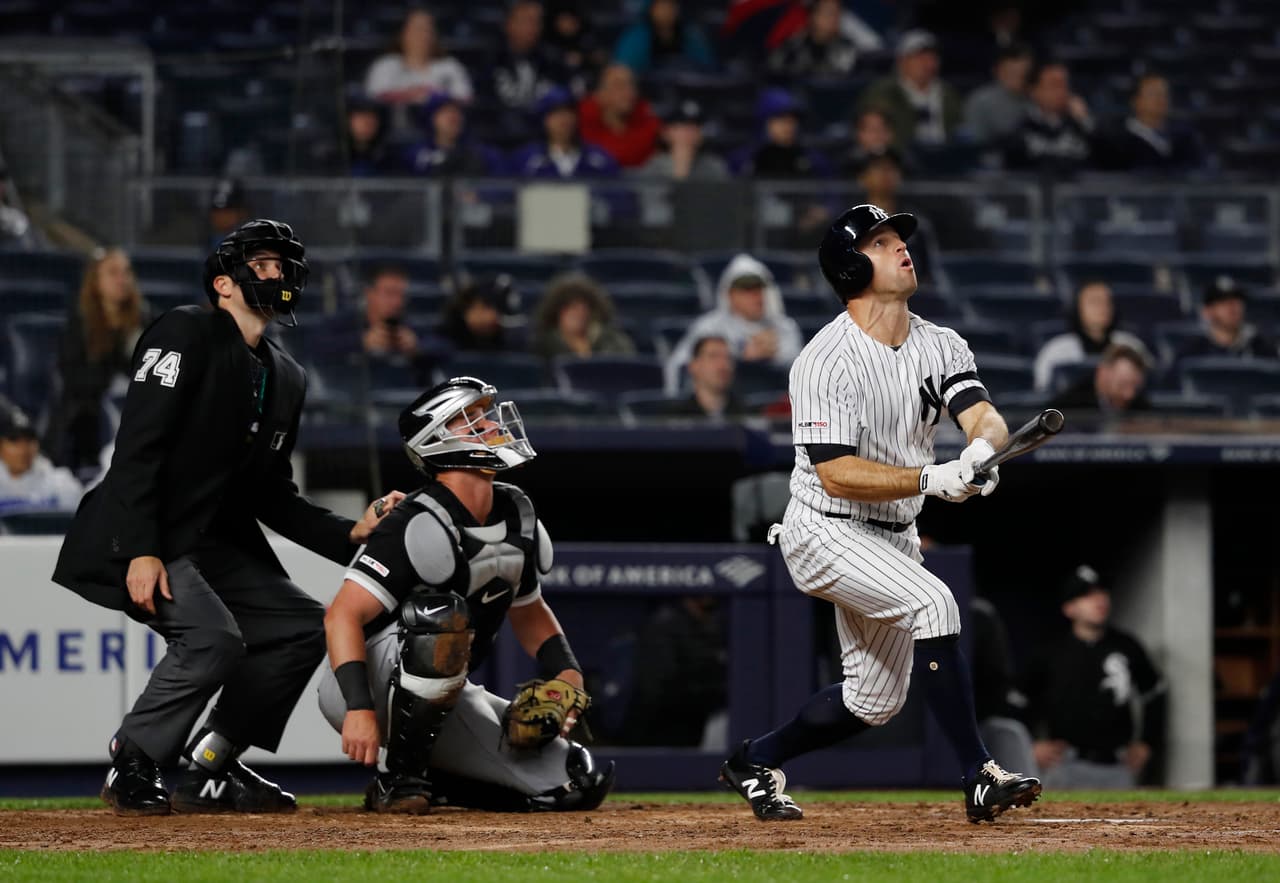 A pesar de un cuadrangular de Brett Gardner (derecha) los Yankees dejaron ir la ventaja de 4-1 que tuvieron hasta la cuarta entrada, hecho que ocurre por séptima vez en la naciente temporada.