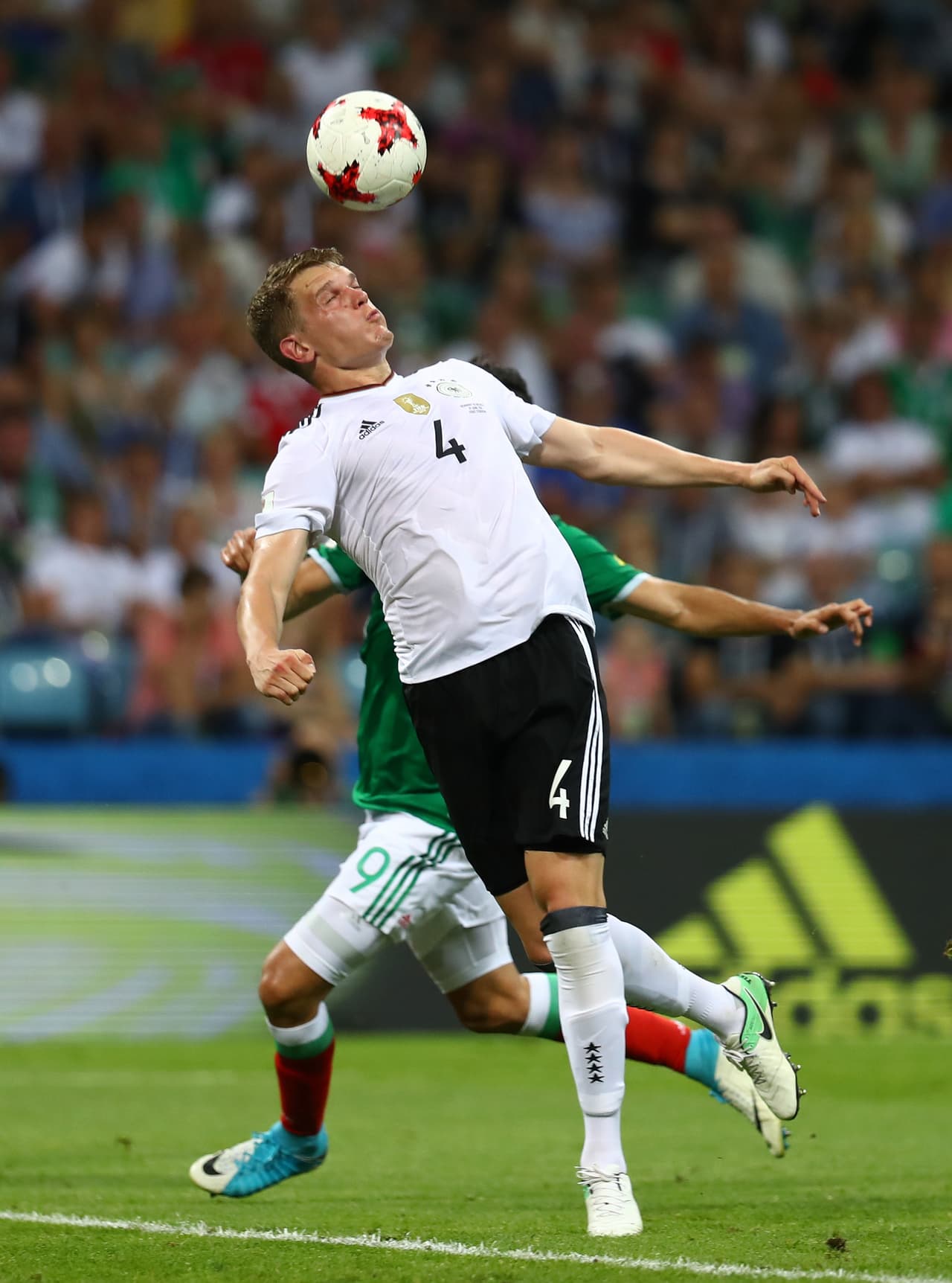 8 - Matthias Ginter le dio mucha solidez a la defensa alemana que lograron anular los intentos del cuadro azteca.