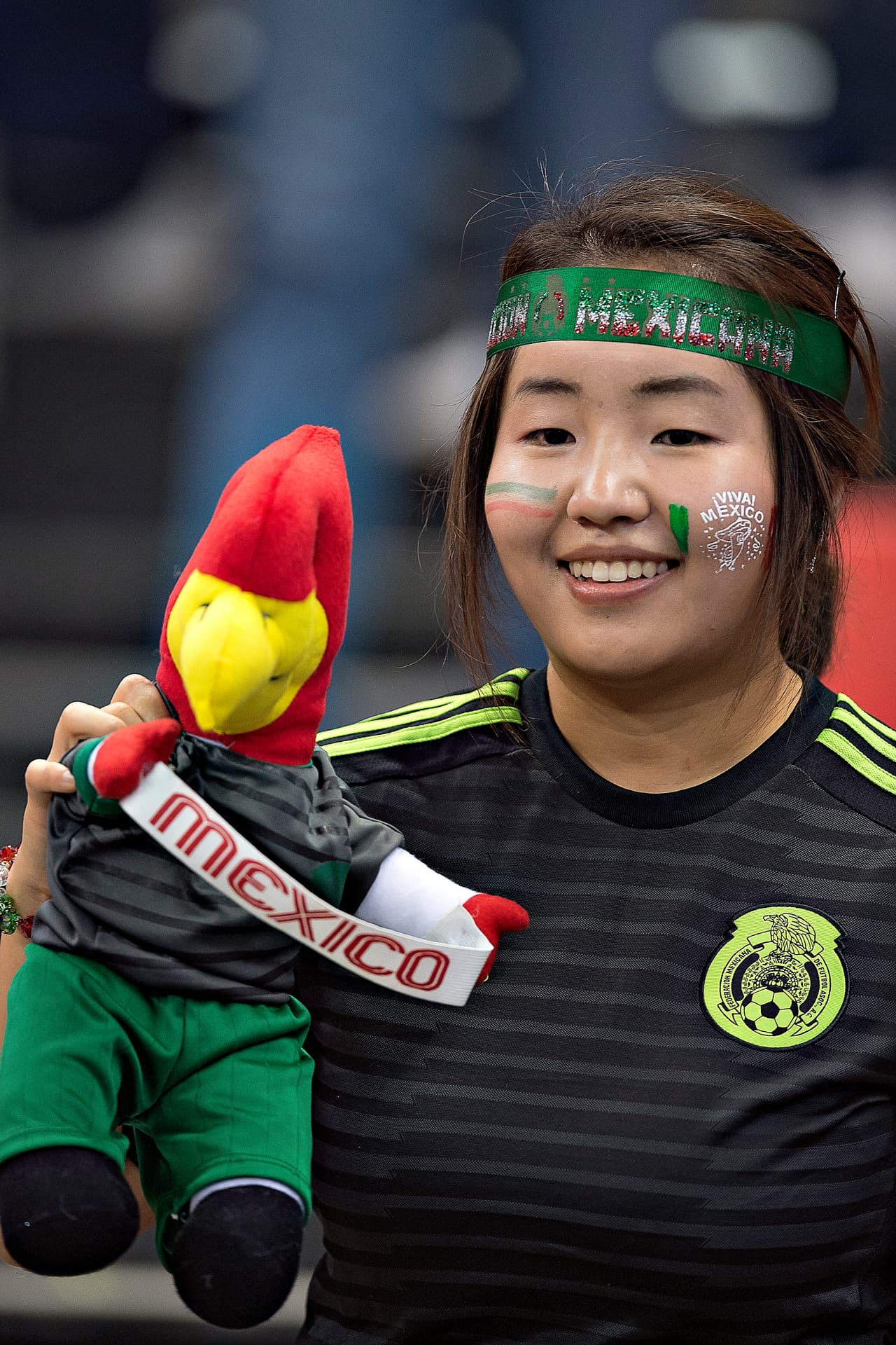 Los aficionados se dieron cita en el Azteca para apoyar al Tri y a la ’Selecta’ rumbo a Rusia 2018.