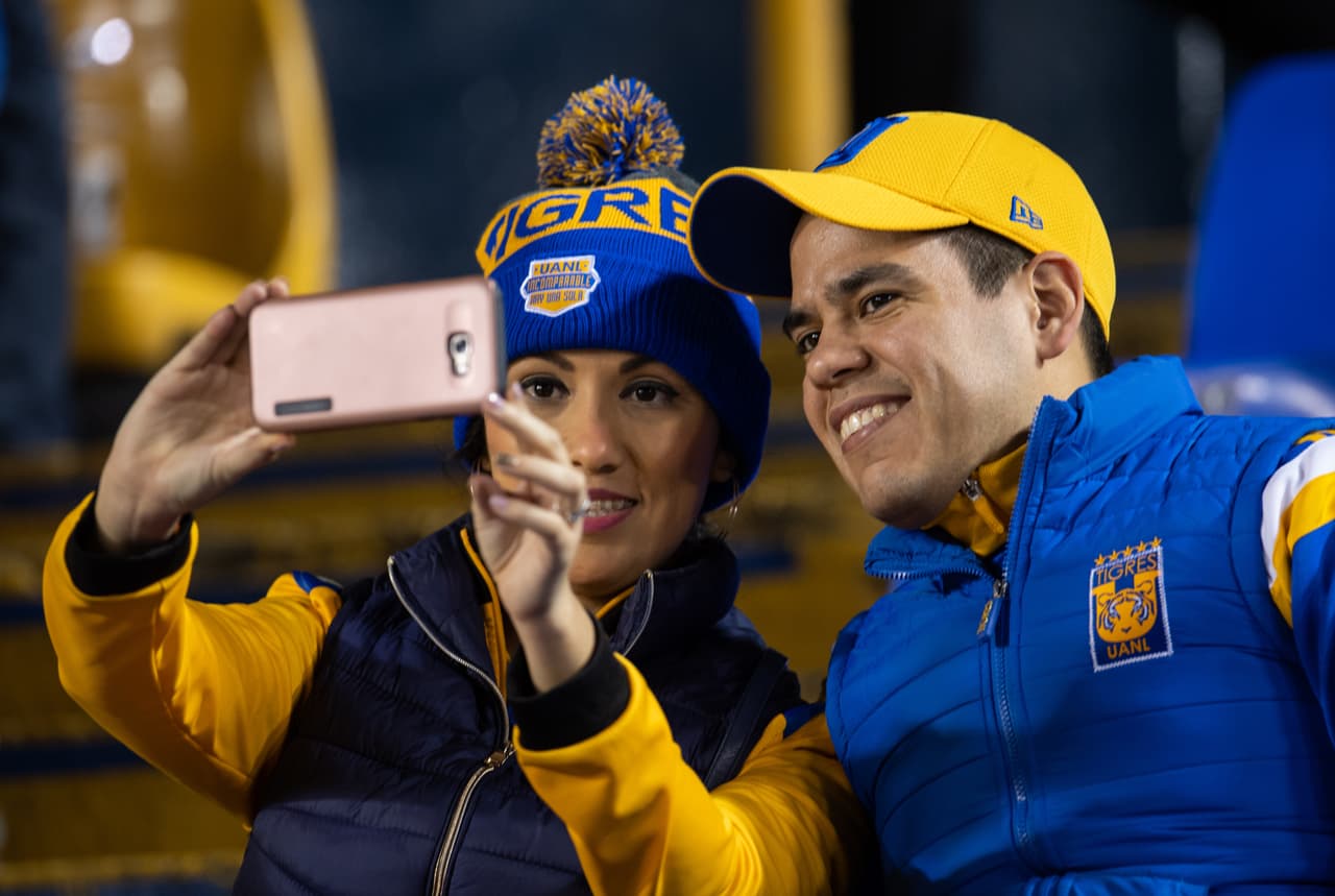 Fanáticos de Tigres aguardan por el encuentro ante Cruz Azul en la Jornada 3 del Clausura 2019.