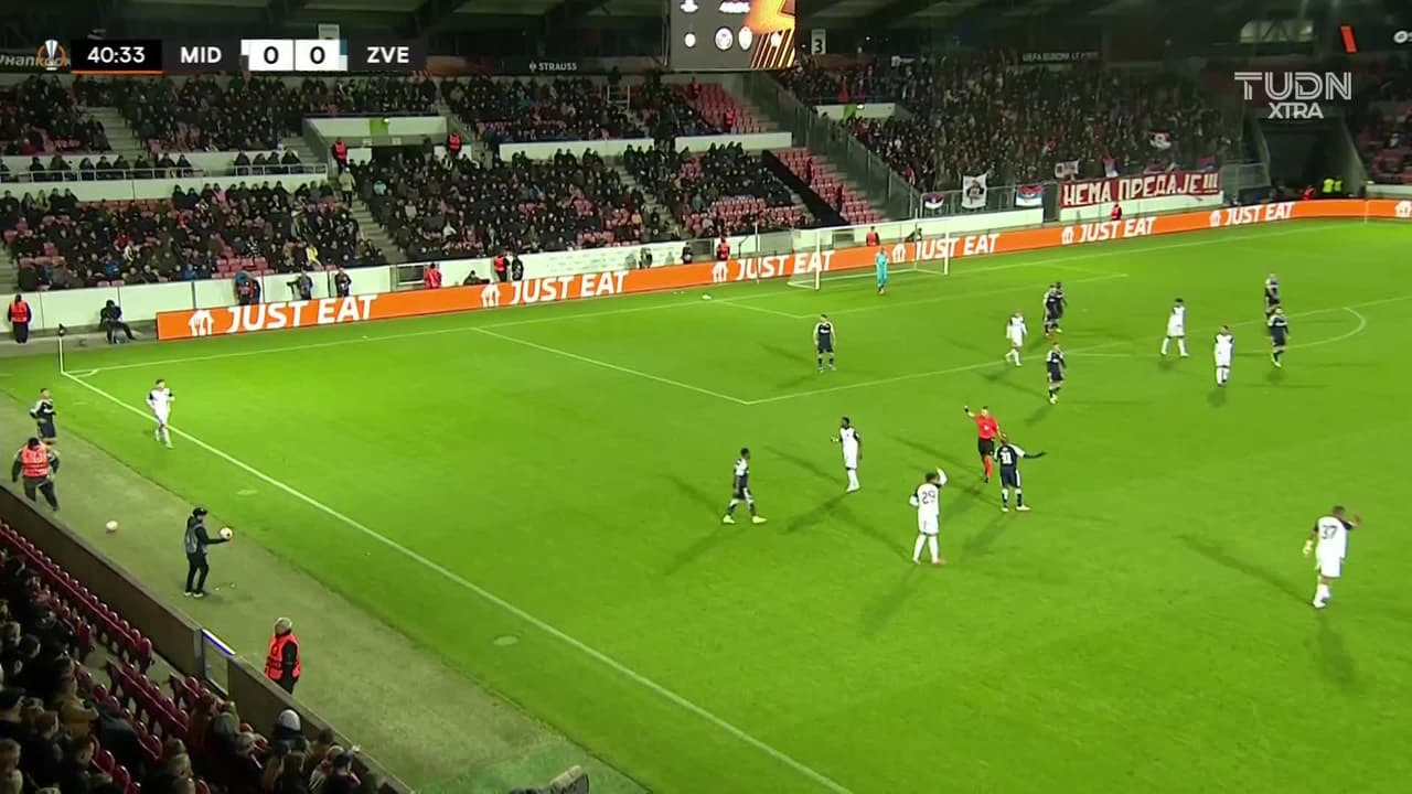 ¡TIRO ATAJADO! disparo por Pione Sisto.