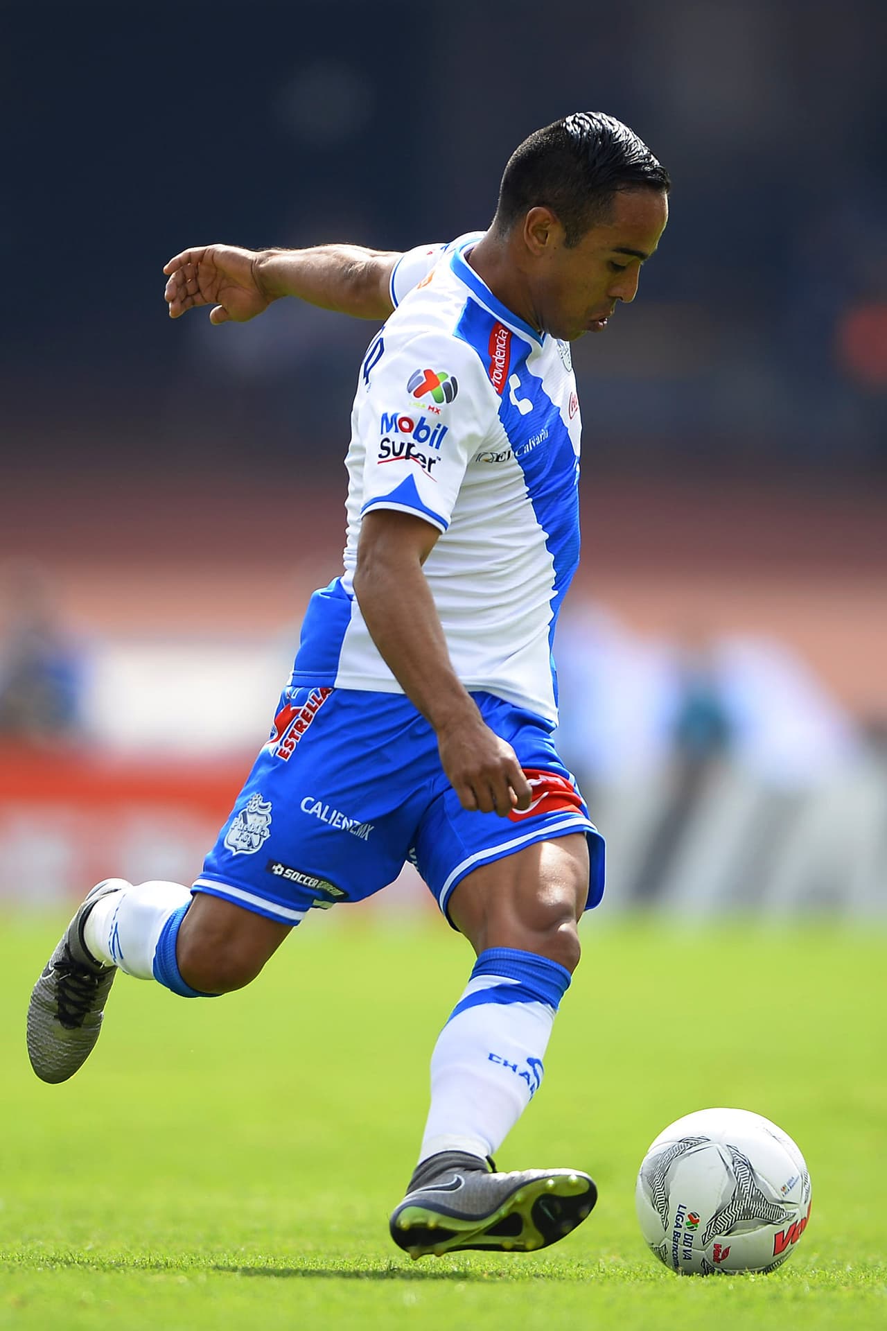 Francisco Torre, Puebla.- el jugador mexicano fue expulsado del partido entre Santos con el conjunto poblano en Torreón.