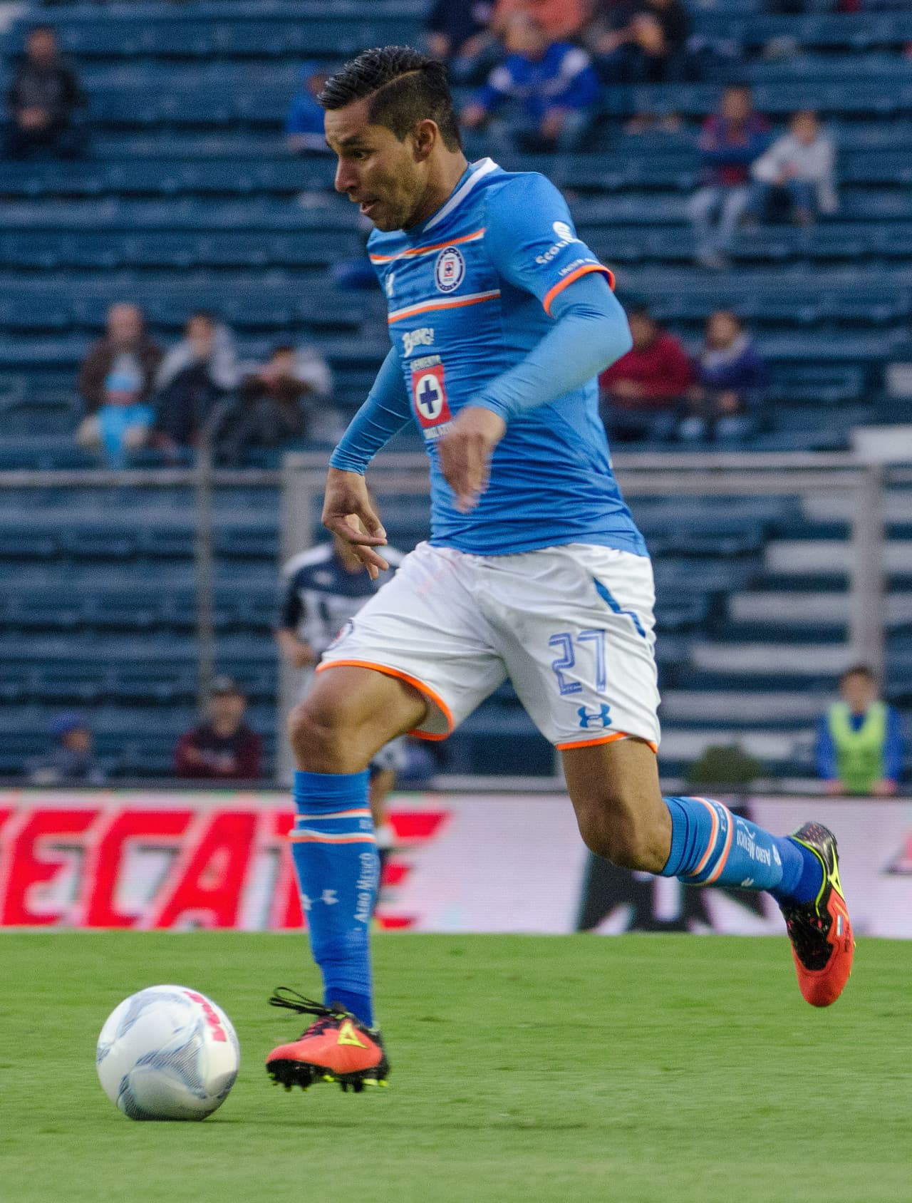 Edgar Benítez, Cruz Azul.- El delantero de la máquina fue expulsado en los minutos finales del partido contra Monterrey.