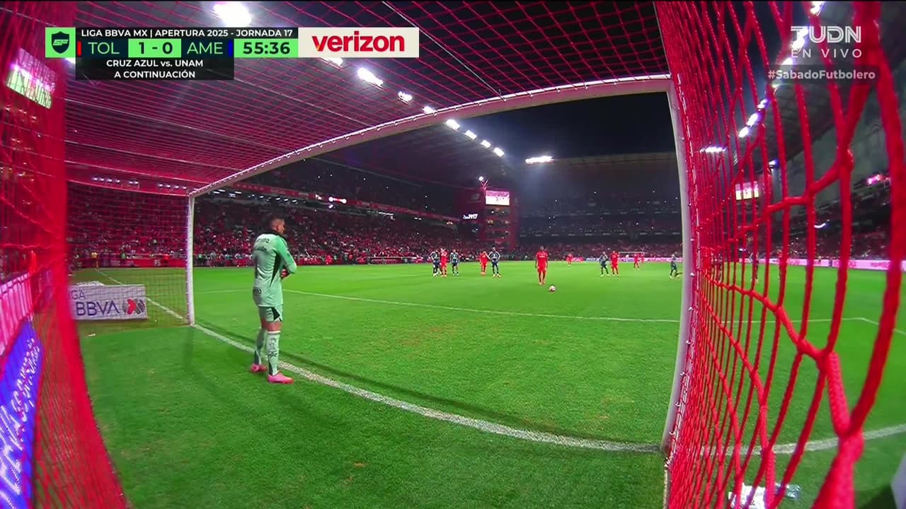 ¡GOL!  anota para Toluca. Helinho