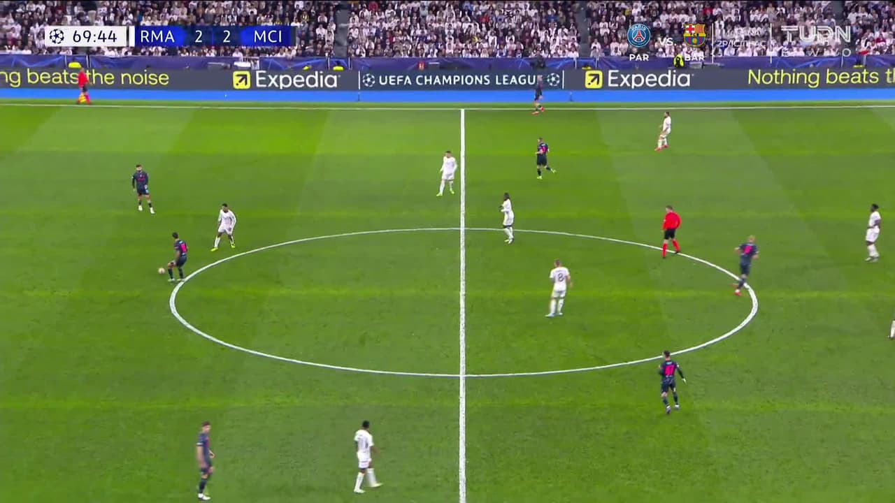 ¡GOL!  anota para Manchester City. Josko Gvardiol