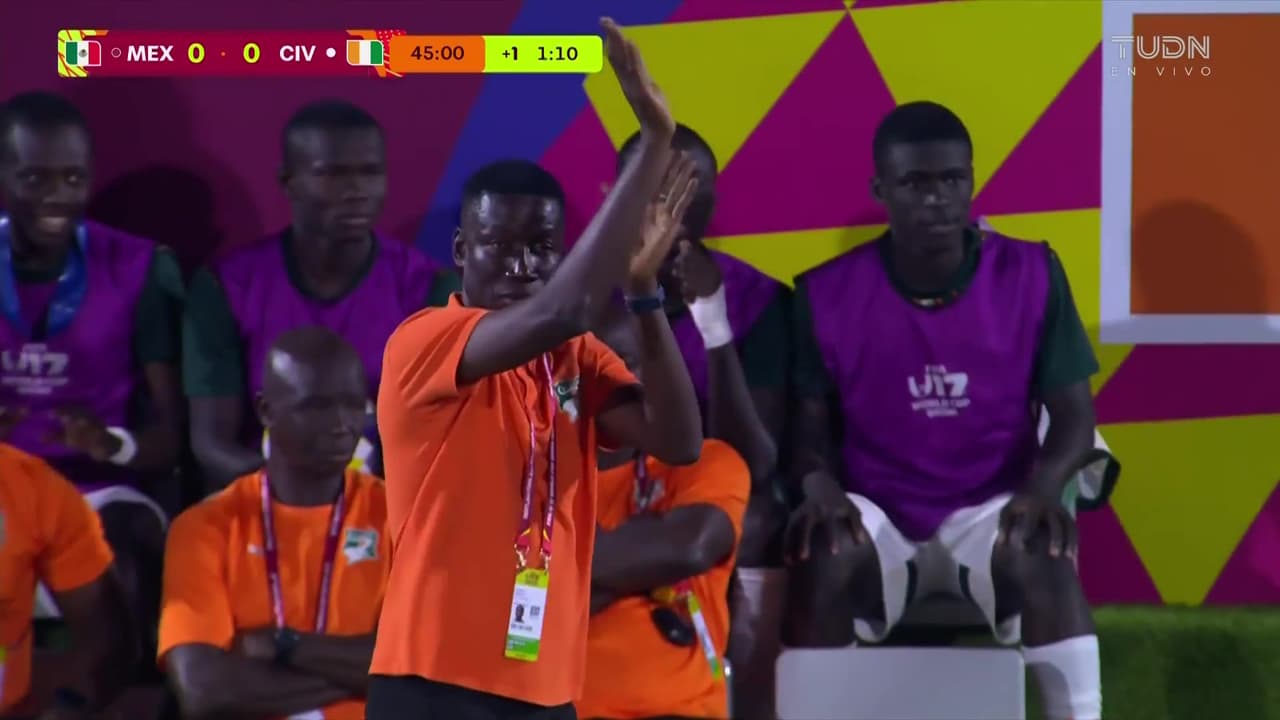 ¡Se salva México! Costa de Marfil pedía penalti pero la decisión del VAR asombra a todos