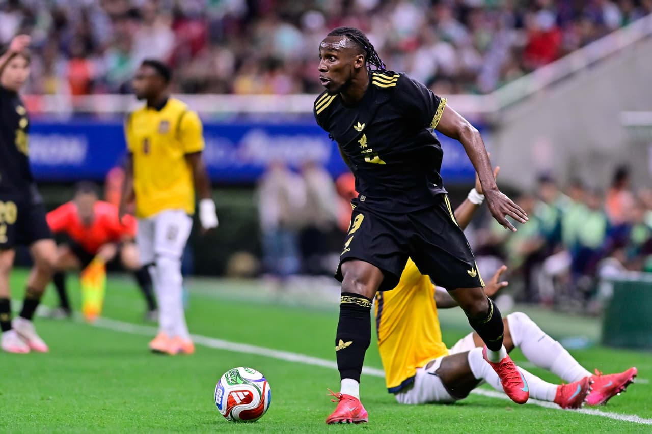 Julián Quiñones, 7.