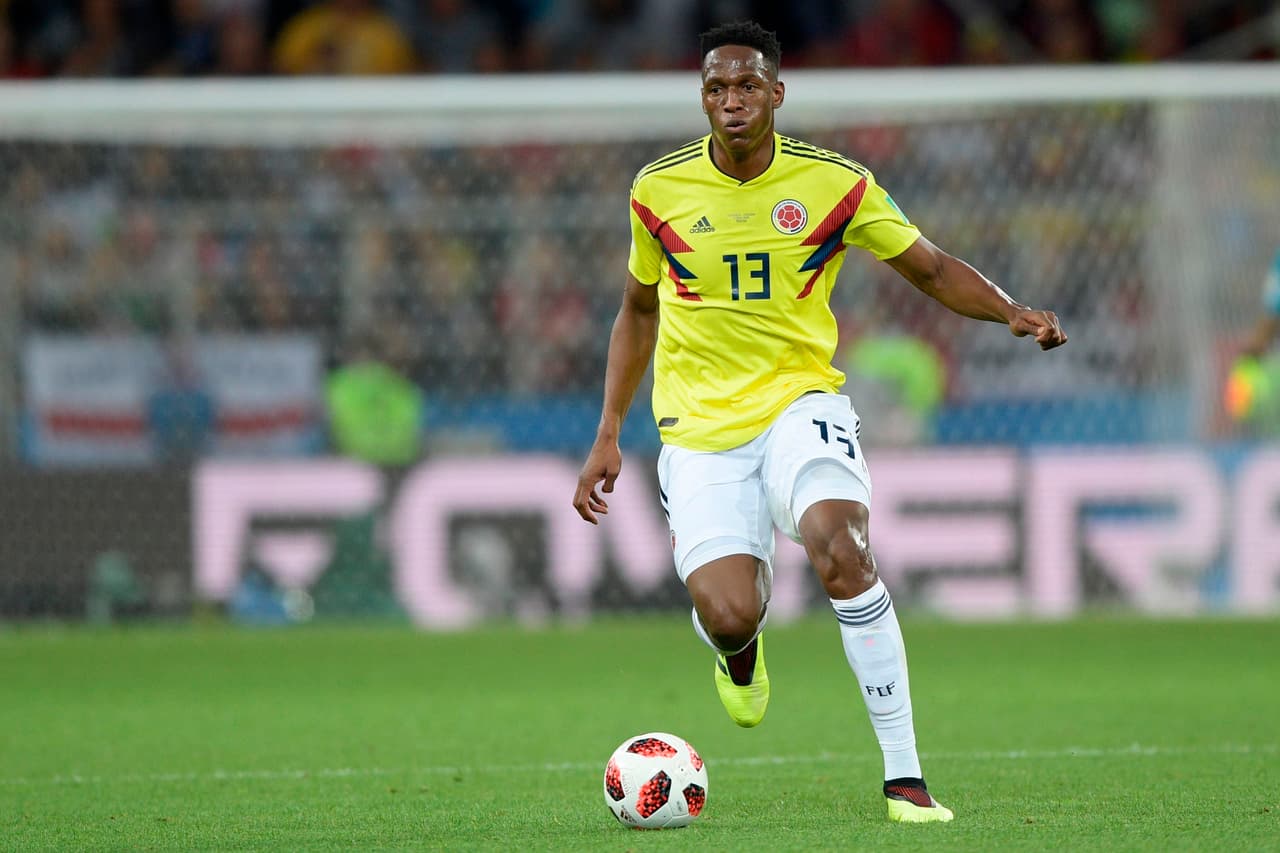 Yerry Mina tiene pie y medio fuera del Barcelona, donde no cuenta con el respaldo de Ernesto Valverde. Después de brillar con goles en el Mundial –por encima de su buena labor defensiva–, hay varios interesados. El jugador quiere jugar más y recuperar el prestigio que tenía en Brasil como comandante en la zaga del Palmeiras.