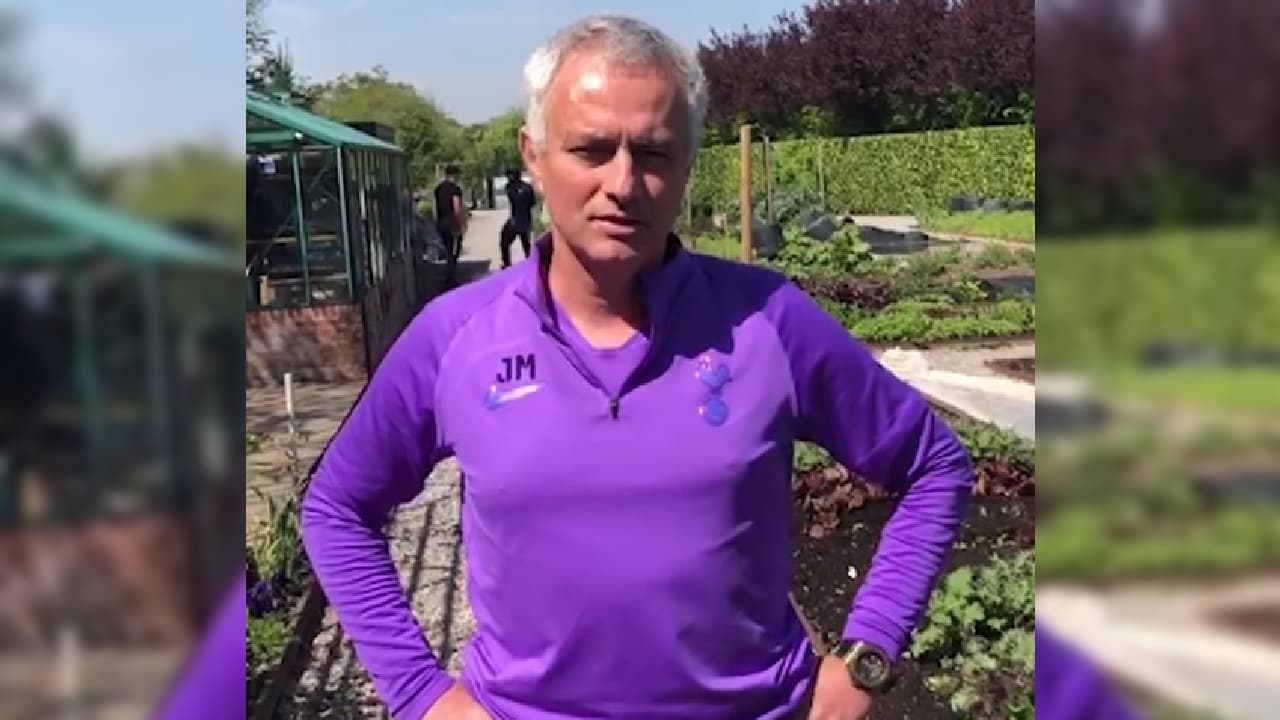 Los alimentos provienen directamente del huerto del club inglés. Es una muestra del compromiso que mantiene Tottenham con los sectores más necesitados.