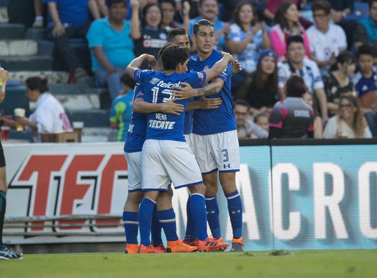 Cruz Azul logró su primer triunfo en casa en el Clausura 2018.