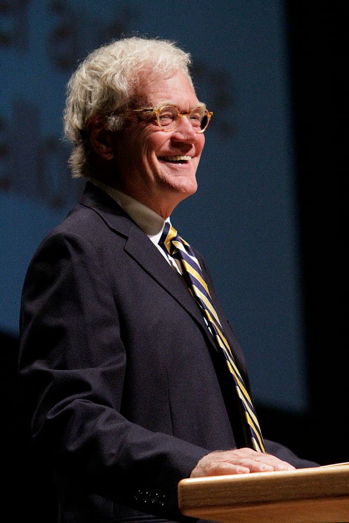 Otras personas no se dieron cuenta de que era el comediante y estaban desconcertados de que un reportero pudiera ser tan despistado.