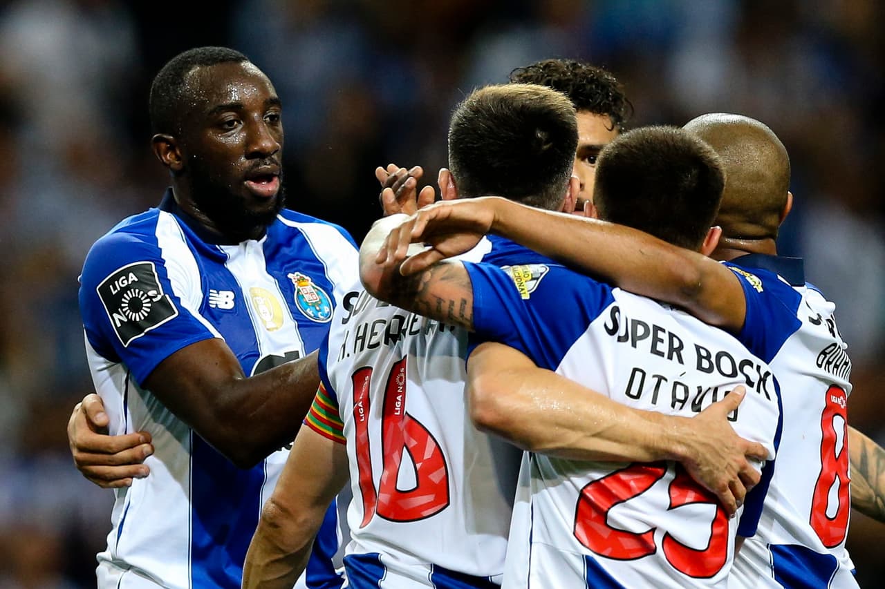 Fue al minuto 18 que llegó el gol del Porto, obra del delantero maliense Moussa Marega (izquierda).
