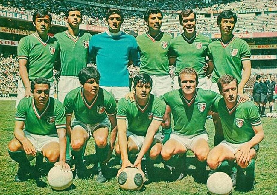 <b>México 1970</b>
<br>Cuando lo mexicanos fueron por primera vez anfitriones, portando la camiseta verde, el ‘
<b>Tri</b>’ rompió su racha regular y pasó a octavos de final tras derrotar a El Salvador y Bálgica y empatar con la Unión Soviética. En la segunda ronda Italia eliminó a los locales. 
<br>