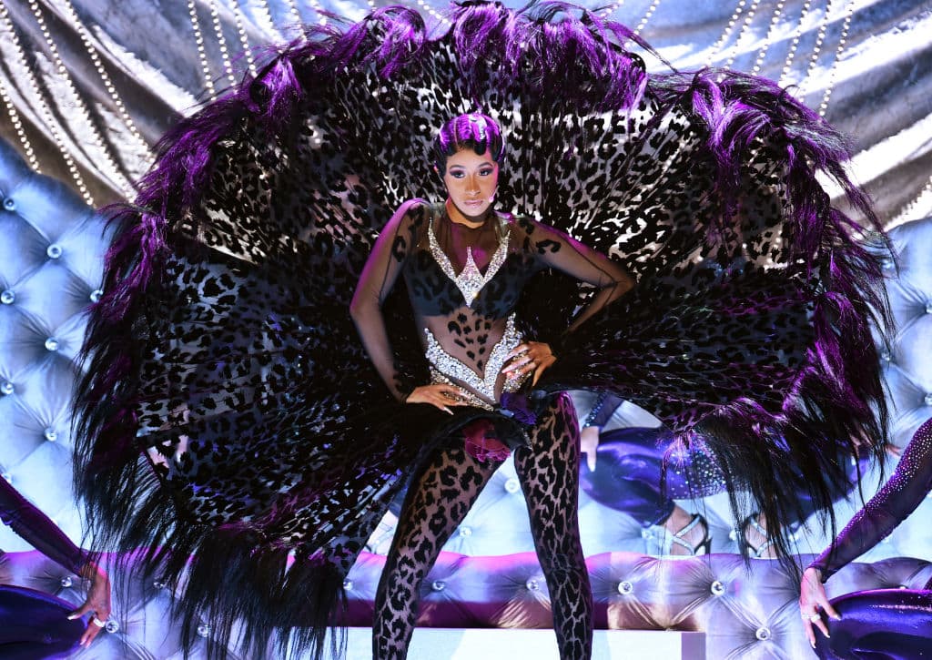 El primer álbum de Cardi fue "Invasion of Privacy" en 2018, mismo que consiguió el triple platino.