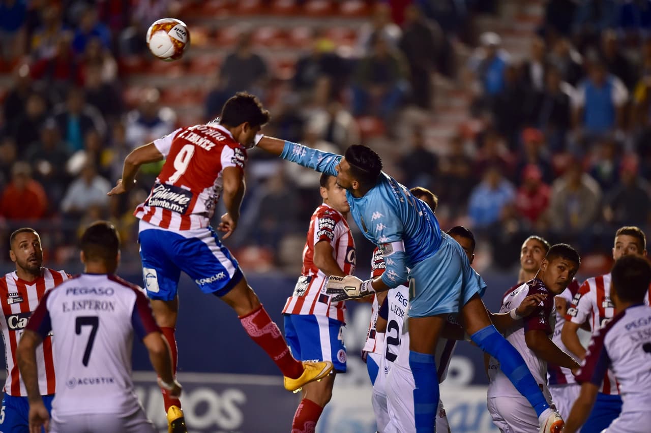 Y las cosas se pusieron peor para los atlantistas, y claro, todo lo opuesto para los potosinos. Mientras los visitantes seguían adormilados, los de casa estaban muy avispados.