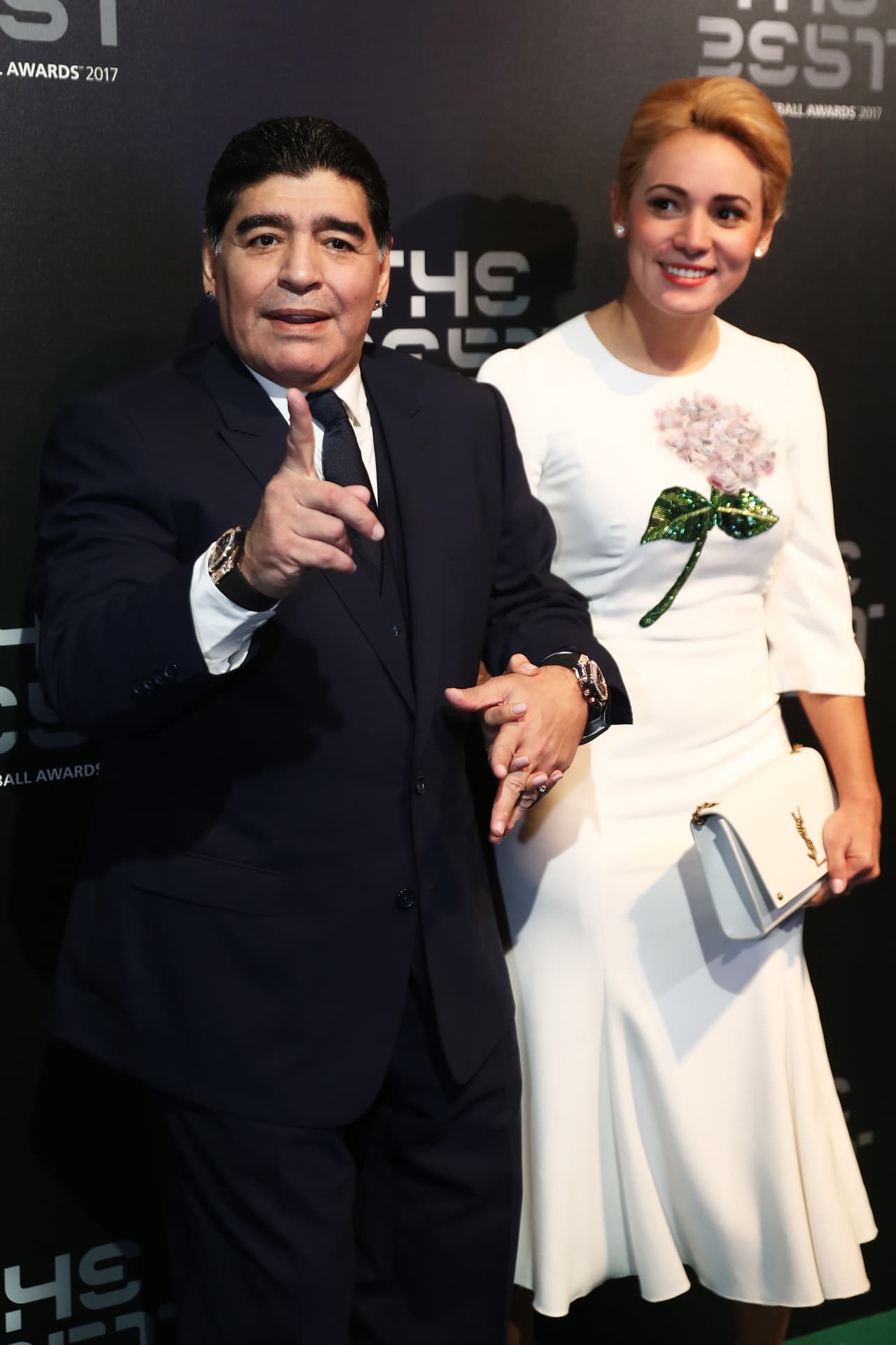 Diego Maradona y su pareja fueron algunos de los que se robaron el show en la alfombra roja.