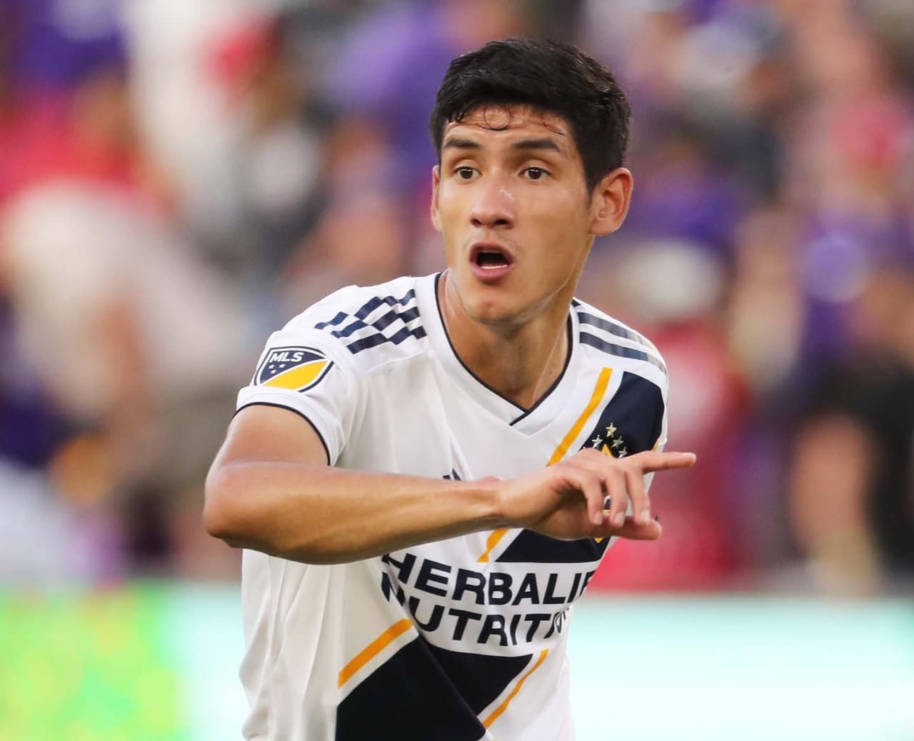 LA Galaxy: "Tenemos que ser realistas si llegan ofertas por Uriel Antuna desde México"