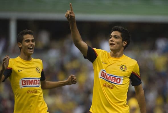 4.- La ausencia de Reyes para América.- El canterano azulcrema se ha vuelto el referente de la defensa, su ubicación, su velocidad, su juego aéreo y su clase con el balón en los pies, lo han convertido en un futbolista clave en las aspiraciones de las Águilas. Para el clásico pagará su partido de suspensión y su equipo podría sufrir mucho para nulificar a los defensas del ‘Rebaño Sagrado’.