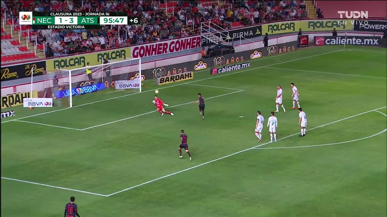 ¡TIRO ATAJADO! disparo por Brayan Trejo.