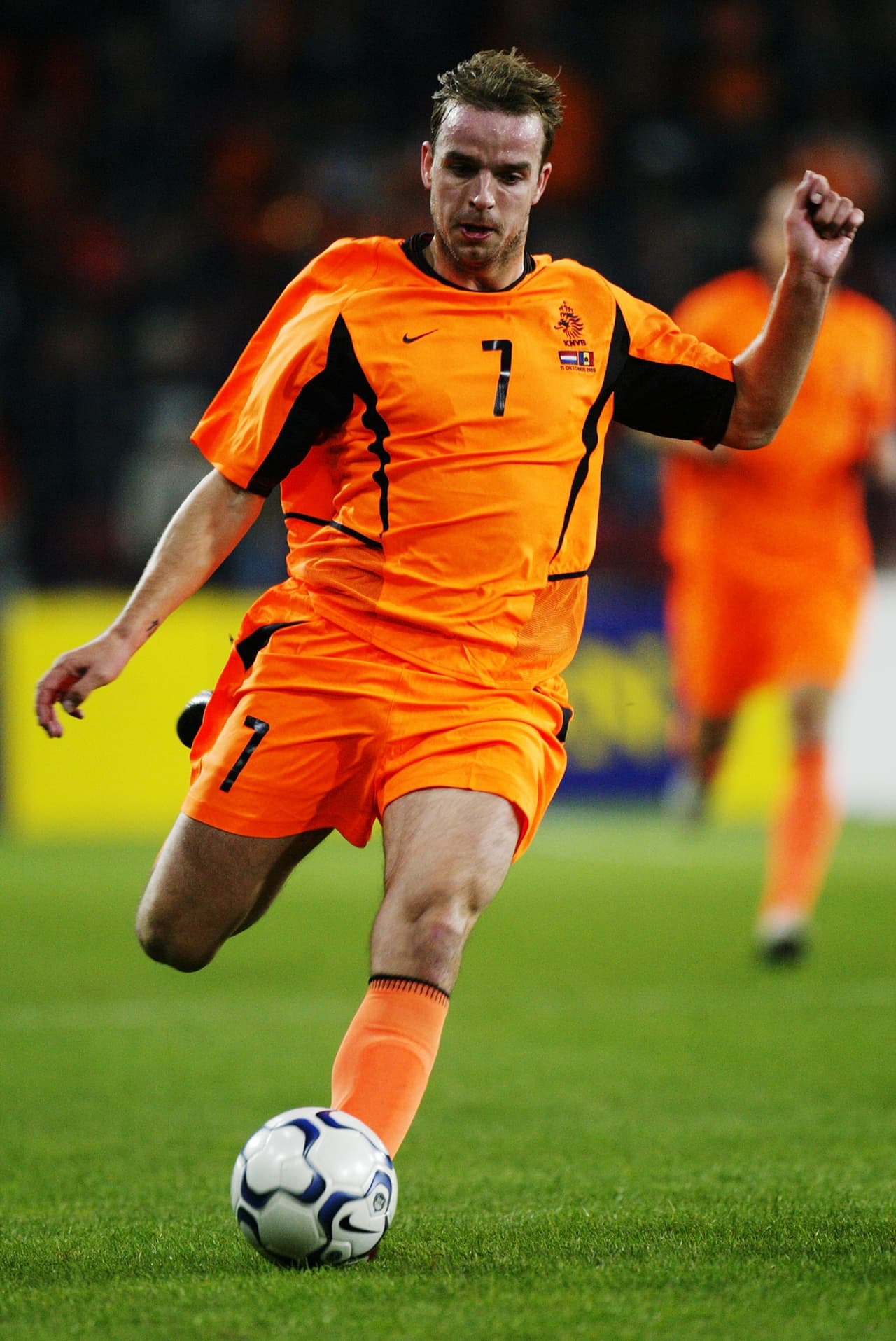 <b>Andy Van der Meyde: </b>La indisciplina le costó cara al exfutbolista neerlandés que tenía todo para ser leyenda del fútbol. En su libro confiesa todo lo que hizo cuando tenía millones y ahora busca una segunda oportunidad en la vida.