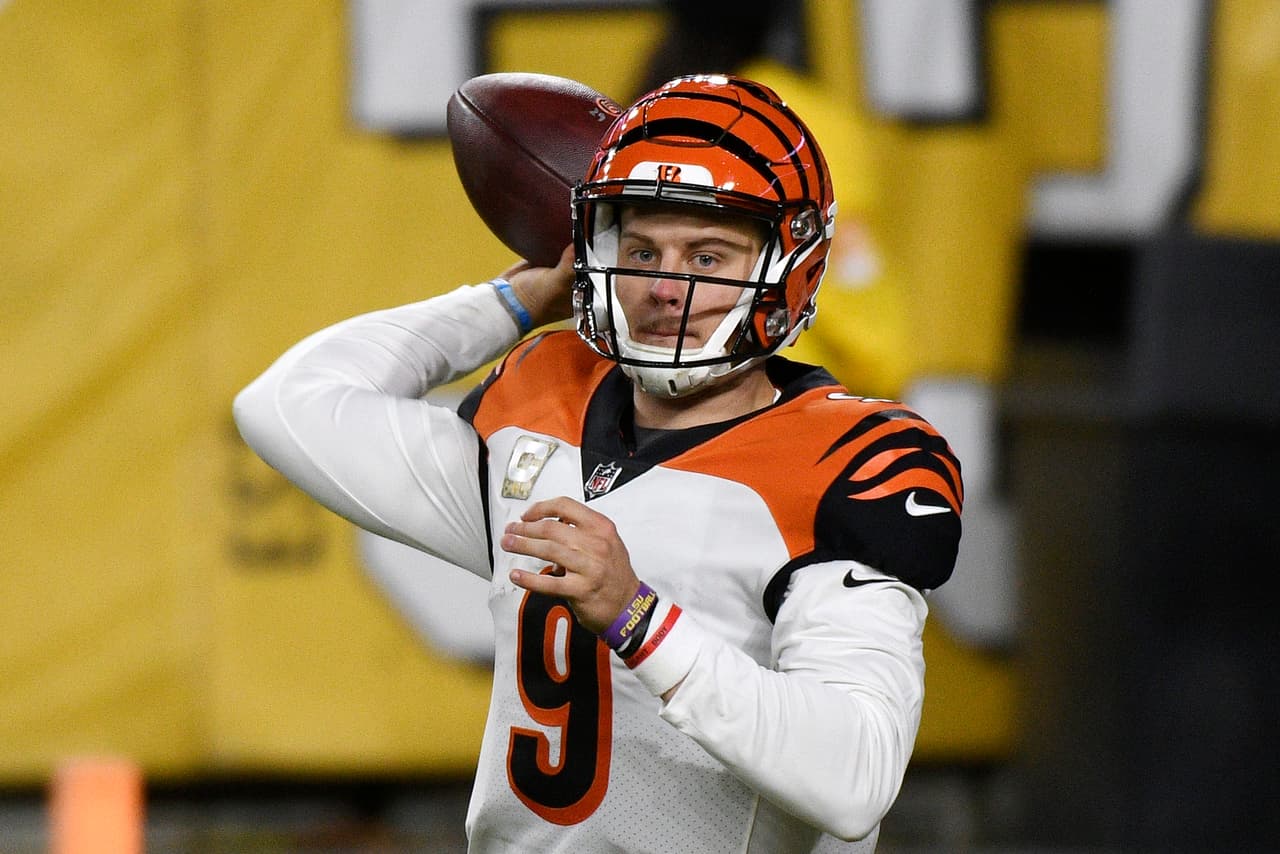 Esto hará que los Bengals nombren a Ryan Finely como su nuevo mariscal de campo titular.
<br>