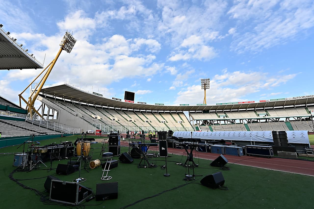 El estadio Mario Alberto Kempes en Córdoba es un escenario renovado, dispuesto y lleno de detalles para recibir el primero de los amistosos entre Argentina y México.