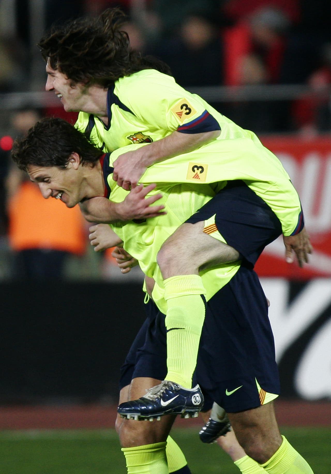 Sin embargo, también tuvo la oportunidad de jugar con Edmilson con quien ganó la Champions del 2005/2006.