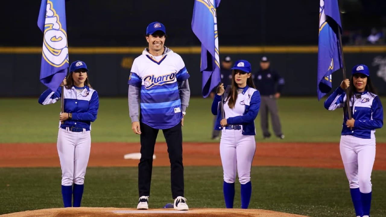 ¡Que se quede en la F1! Sergio Pérez lanza la primera bola en Semifinales de la LMP